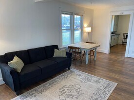 410 N Maple Ave in Marshfield, WI - Building Photo