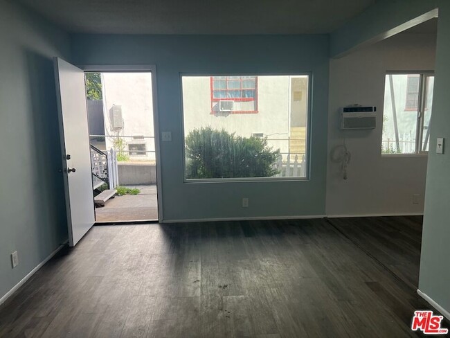 2023 Reservoir St, Unit 11303A in Los Angeles, CA - Building Photo - Building Photo