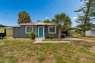 517 Hampton Ave NE in St. Petersburg, FL - Building Photo