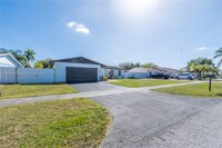 7681 SW 135th Ave in Miami, FL - Building Photo - Building Photo