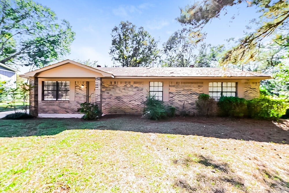 107 Fairview Pl in Stockbridge, GA - Building Photo