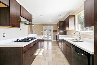 8305 Fairfax Dr in Chalmette, LA - Foto de edificio - Building Photo