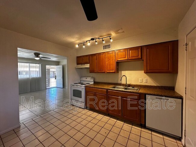 7808 E Heatherbrae Ave in Scottsdale, AZ - Building Photo - Building Photo