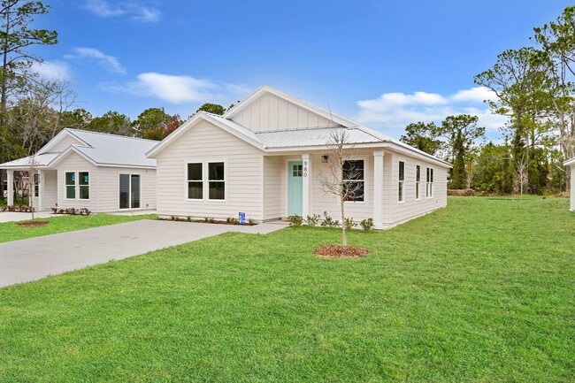 property at 980 W 9th St