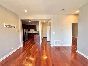 3205 W George St in Chicago, IL - Building Photo - Building Photo