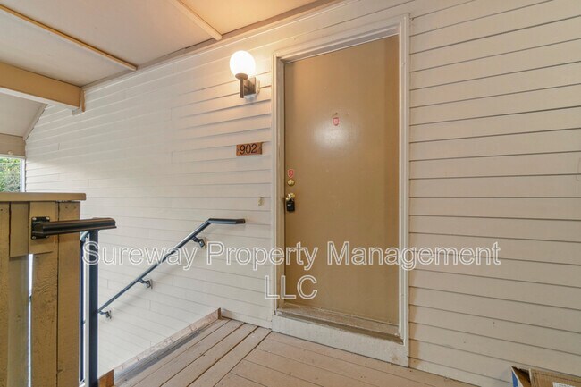 902 Aspen Dr in Plainsboro, NJ - Building Photo - Building Photo