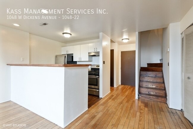 property at 1048 W Dickens Ave