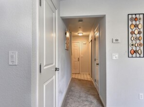 1941 Grande Cir-Unit -APT 6 in Fairfield, CA - Building Photo - Building Photo