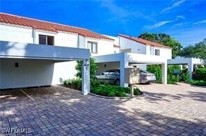 649 Beachwalk Cir in Naples, FL - Building Photo - Building Photo