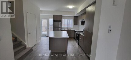 1525 Kingston Rd in Pickering, ON - Building Photo - Building Photo