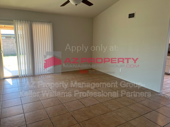7039 W Cameron Dr in Peoria, AZ - Building Photo - Building Photo