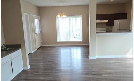 The Retreat at Faulkner Point in Garland, TX - Building Photo