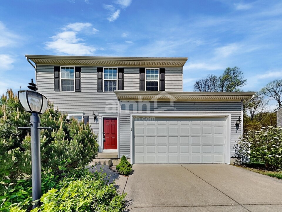 4445 Springfield Ct in Batavia, OH - Building Photo