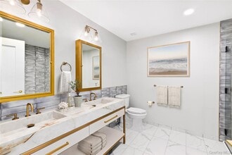 695 Merrick Ave in Westbury, NY - Building Photo - Building Photo