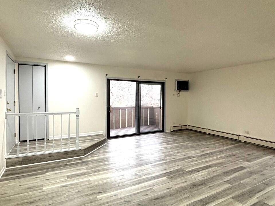 15 Echo Ct, Unit 7 in Vernon Hills, IL - Building Photo