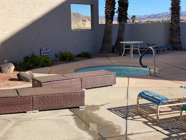 1611 AZ-95 in Bullhead City, AZ - Foto de edificio - Building Photo