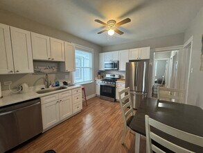 2440 N Central Park Ave, Unit 2 in Chicago, IL - Building Photo - Building Photo
