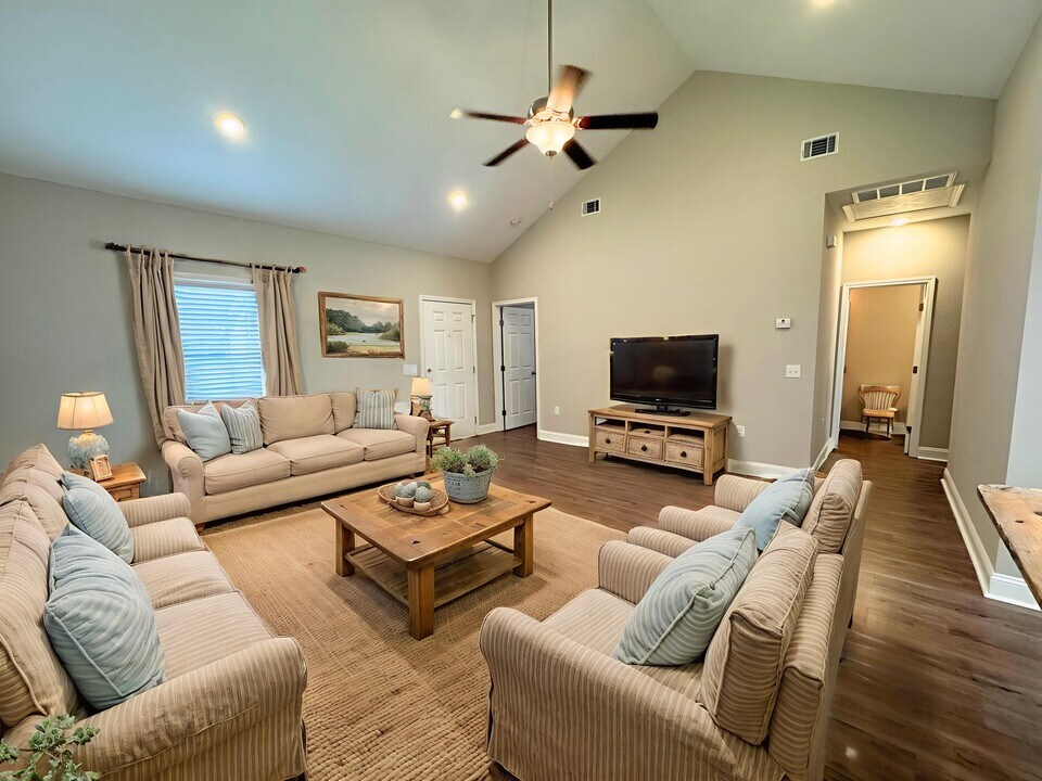 104 Waybill Circle in Statesboro, GA - Building Photo