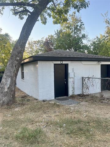 1204 Bernard St in Denton, TX - Foto de edificio