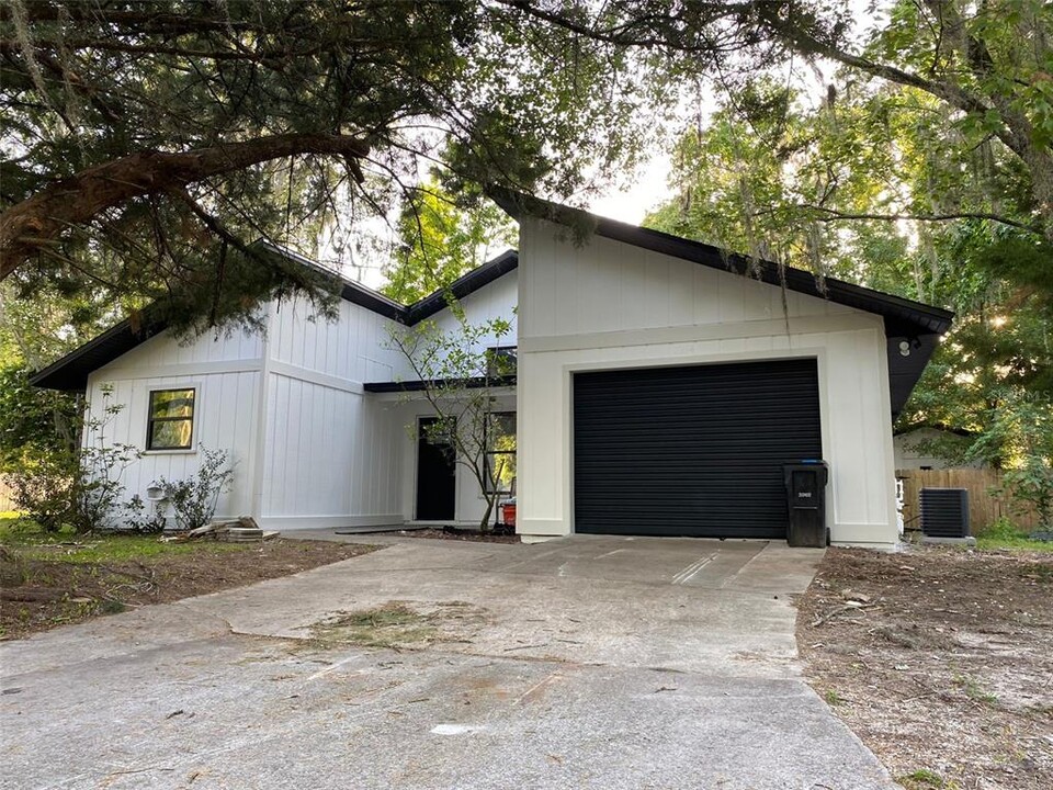 7234 NW 21 Way in Gainesville, FL - Building Photo