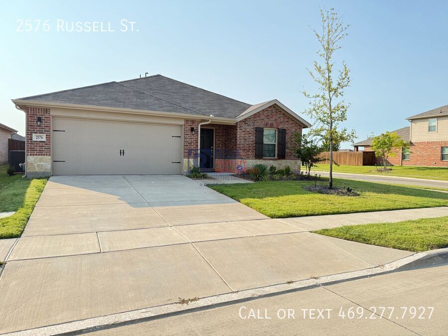 2576 Russell St in Crandall, TX - Building Photo