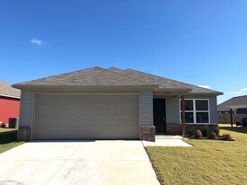 1296 S Springfield Dr in Fayetteville, AR - Building Photo