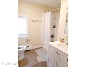 4 Harvard Pl in Brookline, MA - Building Photo - Building Photo
