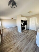 27393 Palmer Blvd in Madison Heights, MI - Building Photo - Building Photo