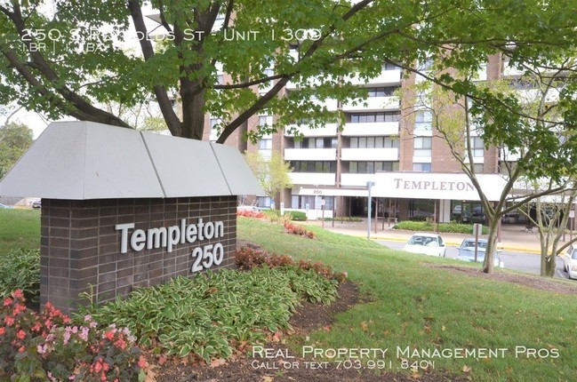 250 S Reynolds St-Unit -Unit 1309 in Alexandria, VA - Foto de edificio - Building Photo