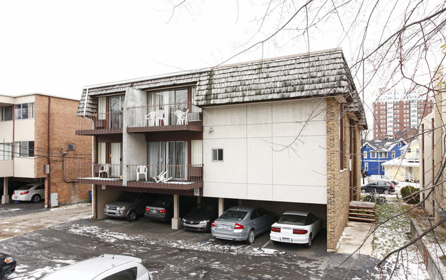 1321 Wilmot St in Ann Arbor, MI - Foto de edificio - Building Photo