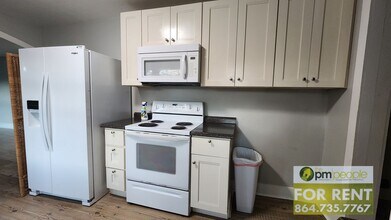 2 Pineview Dr in Liberty, SC - Building Photo - Building Photo