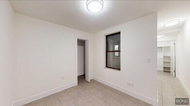 166 E 90th St in New York, NY - Building Photo - Building Photo
