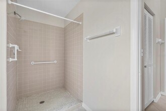 7710 33rd Ln E in Sarasota, FL - Building Photo - Building Photo