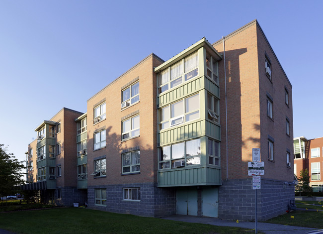 Centrepointe Apartments in Ottawa, ON - Building Photo - Building Photo