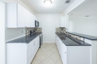 728 S E St in Lake Worth Beach, FL - Building Photo - Building Photo