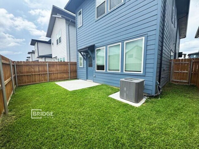 33146 Oak Hts Pl in Magnolia, TX - Building Photo - Building Photo