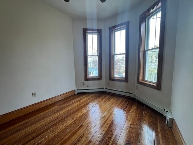 18 Houghton St, Unit #1