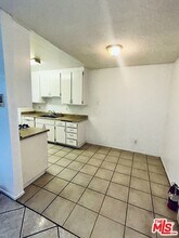8800 Cedros Ave in Los Angeles, CA - Building Photo - Building Photo