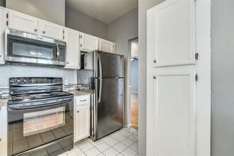 5310 Keller Springs Rd in Dallas, TX - Building Photo - Building Photo