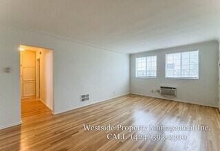 244 S Doheny Dr in Beverly Hills, CA - Building Photo - Building Photo