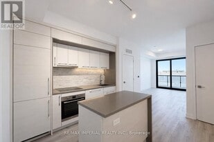 29 Green Trail Court in Toronto, ON - Building Photo