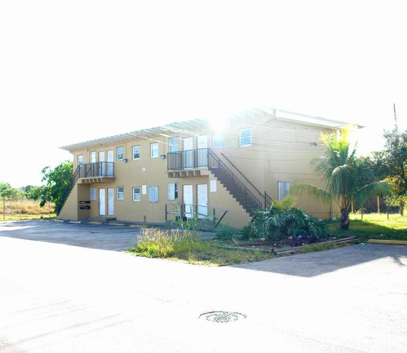 441 NW 12th St in Florida City, FL - Building Photo