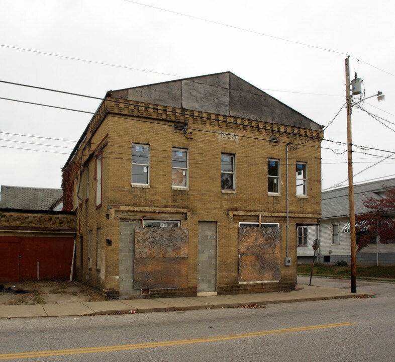 1417 Lynn St in Parkersburg, WV - Foto de edificio