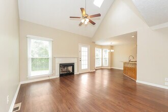 412 Shadowood Dr in Smyrna, TN - Building Photo - Building Photo
