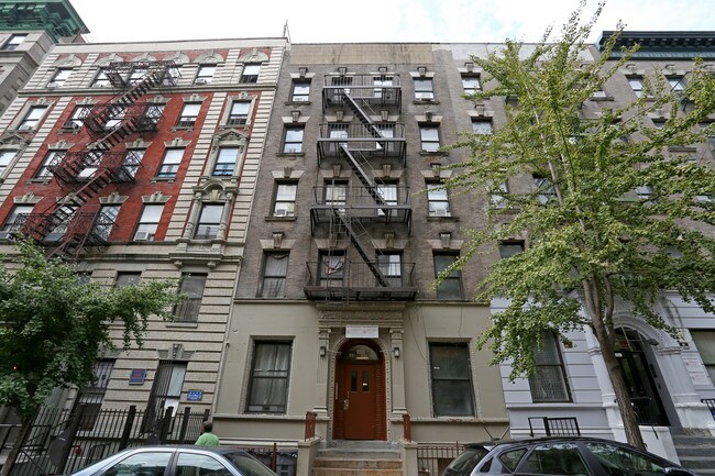 148 W 141st St in New York, NY - Foto de edificio - Building Photo