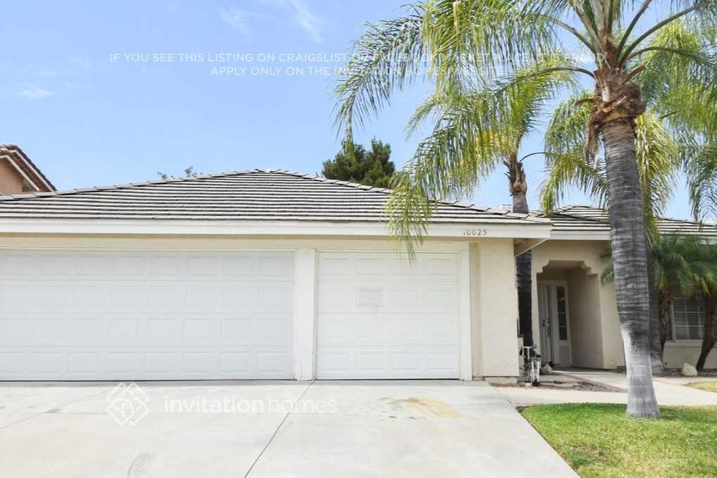 10025 Miracanto Way in Moreno Valley, CA - Building Photo
