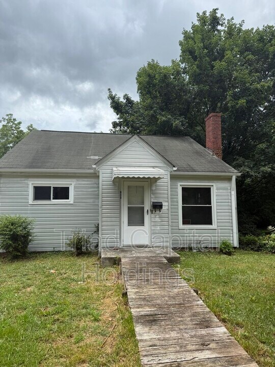 908 Roosevelt St in Winston-Salem, NC - Building Photo