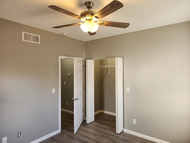 property at 2-152 E Walnut St