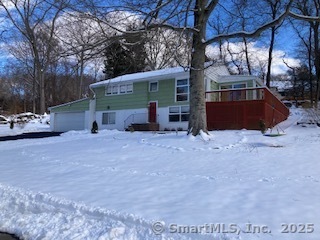 70 Clay Hill Rd in Stamford, CT - Building Photo