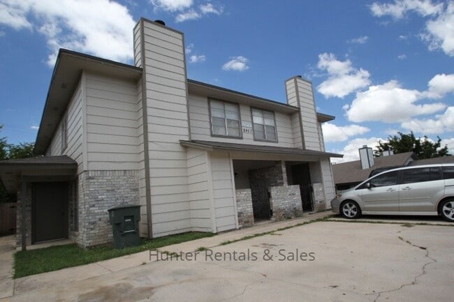 property at 2407 Bermuda Dr